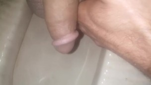Desi piss in bathroom dever