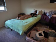 毎朝の日課オナニー。一人旅行中の寂しさから、おまんこに刺激を加えて気を紛らわす。（素人、日本人、個人撮影） 12/16