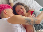 DESPIÉRTAME ASÍ SIEMPRE!! Ella quería darme lengua en los pezones. 2/16