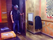 ME DESNUDO Y DEJO QUE DELIVERY ME TOQUE LAS TETAS - PIA TURNER 4/16