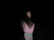 Дерзкий парень склонил девку на секс за деньги - Публичный пикап - Screenshot 4 of 16 - Doggy