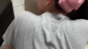 Me follo a mi maestro y se viene en mi culo para que me apruebe el curso