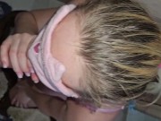 Succhio il suo grosso cazzo e bacio il mio ragazzo con la bocca piena di sperma! 2/16