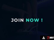 21 SEXTURY - Gorgeous Bartender Alyssa Bounty Gets Cum On Her Pretty Feet By A Foot Worshiper 1/16