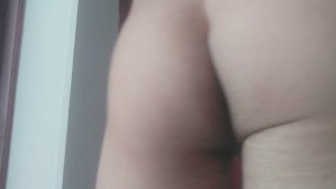 Juego con mi culito de twink