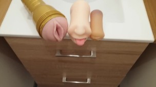 Masturbe (234) with one testicle