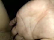 Me abre la panocha y me masturbo con su verga