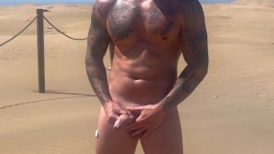 Hot Jock BoyGym Play With His Fat Cock In The Public Beach, People Discover me