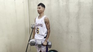 COLOMBIAN GUY DOING EXERCISES SHOWS HIS MUSCLES AND HIS HUGE PACKAGE