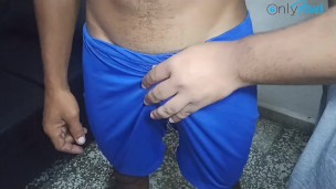 Tocó. Mi amigo después me penetra mientras mi novio graba.