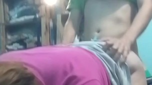 le chupo el culo, cogemos de perrito y filmo con el telefono