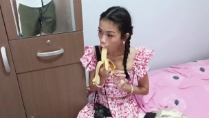 Florist swallows banana and hard cock much better as old whores