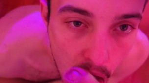 Versebreadboy Gets Good Boy on His Knees