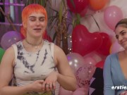 Ersties – Fünf heiße Lesben spielen eine Partie Dare Ring 7/16