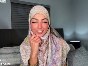 Hijabi Aaliyah shows off her lingerie and gets a massive facial 1/16