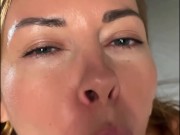 Milf showed a lesson in juicy and deep blowjob with fake sperm 4/16