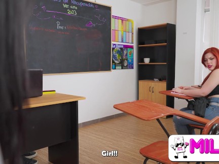 Dame mi lechita por favor, el recreo está por terminar! Maestro y alumna follan en el colegio