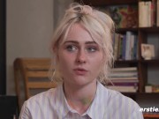 Ersties - Hallys wildes Spiel mit Farbe und Pinsel 9/16