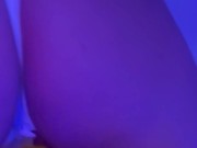 Блондинка пробует новый стул для секса - Screenshot 11 of 16 - HD