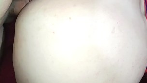 Gran culo latino comiéndose una polla