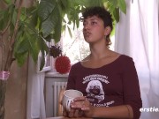 Ersties - Lexi masturbiert mit viel Öl und einem riesigen Doppeldildo 15/16