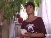 Ersties - Lexi masturbiert mit viel Öl und einem riesigen Doppeldildo 16/16