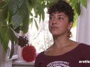 Ersties - Lexi masturbiert mit viel Öl und einem riesigen Doppeldildo 4/16