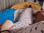 MI PADRASTRO SE ENOJA CON MI MAMA Y SE METE EN MI CAMA JUGAMOS A JUEGOS PROHIBIDOS 2/16