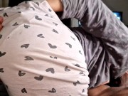 MI PADRASTRO SE ENOJA CON MI MAMA Y SE METE EN MI CAMA JUGAMOS A JUEGOS PROHIBIDOS 4/16