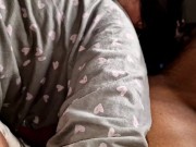 MI PADRASTRO SE ENOJA CON MI MAMA Y SE METE EN MI CAMA JUGAMOS A JUEGOS PROHIBIDOS 8/16