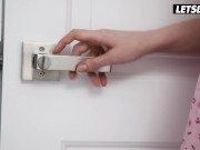 Queenie Sateen Surprises Melody Marks With A Real Pussy Squirt - A GIRL KNOWS 1/16