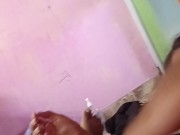 Latina le gusta chupar polla mientras juega casino y salta sobre mi polla. 3/16