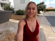 Ersties - Heißer Solo Quickie mit Blick auf das Meer 2/16