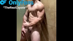 8 INCH WHITE COCK MUSCLE STUD MASTURBATE IN PUBLIC GYM SHOWER (SOLO MALE)