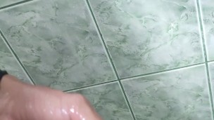 Man ends up giving himself a nice cumshot in the shower