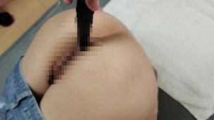 アナルの中にセフレの精子を注ぎ込み大満足の金髪ギャル