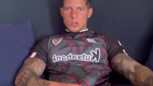FOOTBALL player playing with my fat cock wanna join me? BoyGym