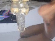 Que rico brincando un rato en un delicioso dildo.