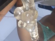 Que rico brincando un rato en un delicioso dildo. 8/16