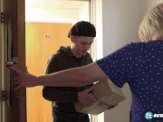 Sexy MILF Amy Has Something To Show You In The Box 1/16