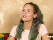 Ersties - 24-jährige Josie masturbiert mit Vibrator und Fingern 3/16