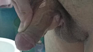 After pee I have a nice masturbation