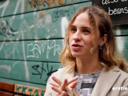 Ersties - Nina Js lesbische Gangbang-Fantasie wird wahr 14/16