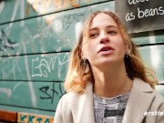 Ersties - Nina Js lesbische Gangbang-Fantasie wird wahr 4/16