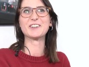 Ersties - 20-jährige Lia aus Magdeburg fingert sich ihre rasierte Muschi 13/16