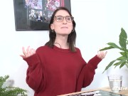 Ersties - 20-jährige Lia aus Magdeburg fingert sich ihre rasierte Muschi 2/16