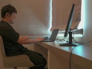 【個人撮影】#32 エンW不倫CH またまたやっちゃいました。リアルリモート会議中のぺろぺろ奉仕。。生挿入して中出しする不倫カップルの日常♡／Japanese amateur /日本人/japanes 1/16