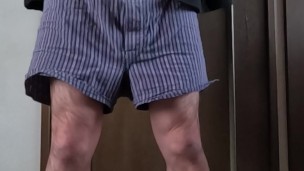 Japanese men who love exhibitionism and don't have male partners masturbate every day.