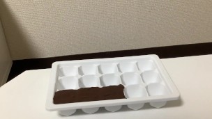 精子でチョコを作る Making chocolate with sperm