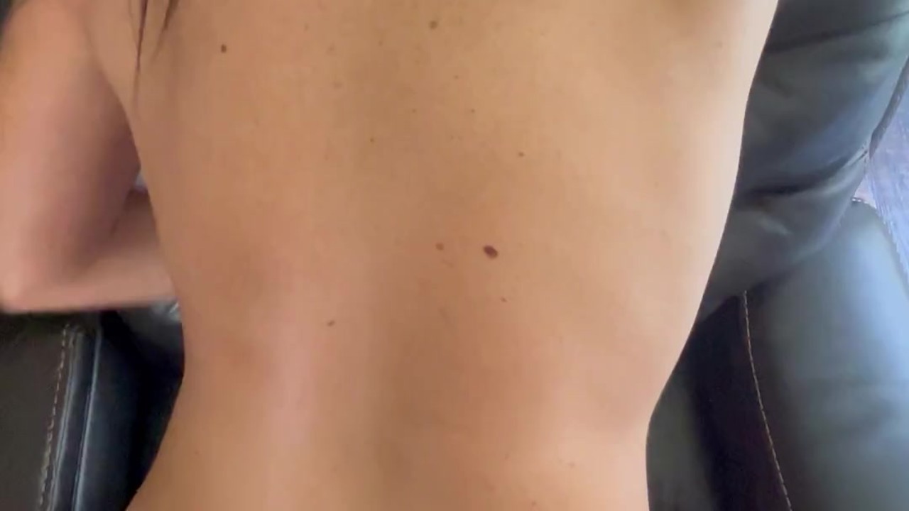 HOT HORNY REALTOR SLUT IS JACKHAMMERED & DEEPTHROATS CLIENT!